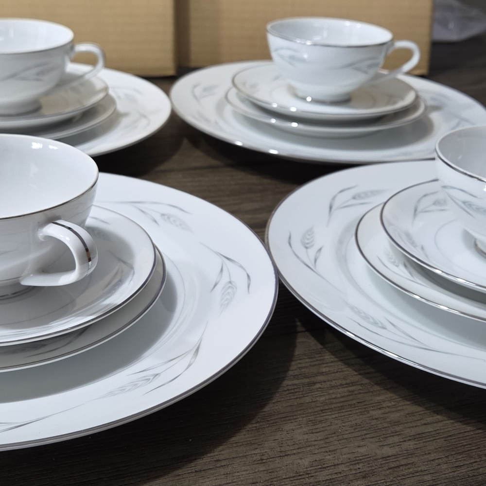 Elegant White Dinnerware Set